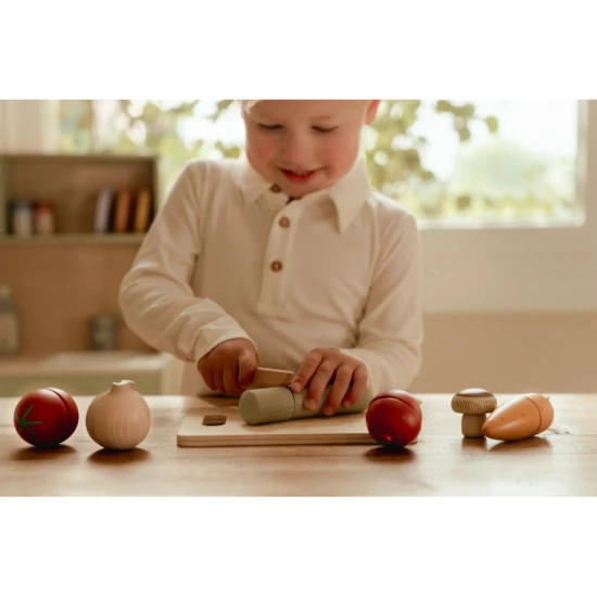 Holzgemüse zum Schneiden
