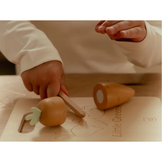 Holzgemüse zum Schneiden