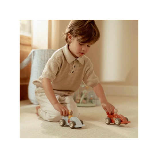 Rennwagen mit Schwungrad