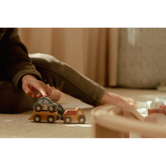 Set mit Holzautos