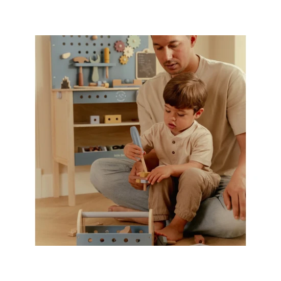 Holzkiste mit Werkzeug Blue