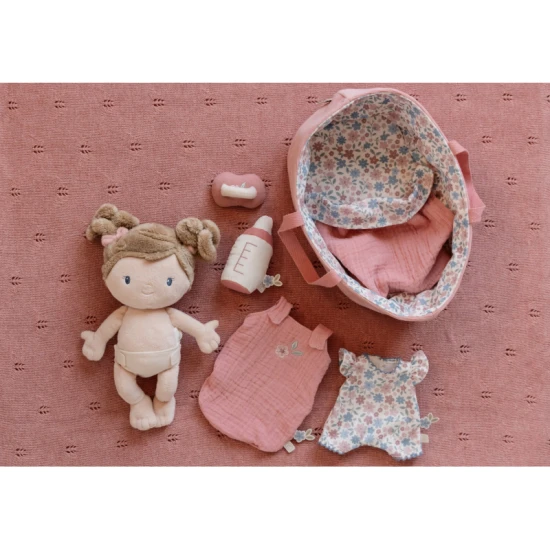Puppe im Korb Rosa