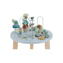 Tisch mit Forest Friends-Aktivitäten