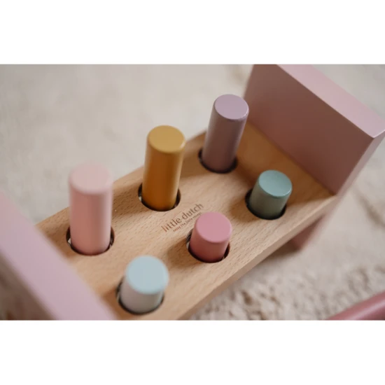 Feengarten-Holzhammer mit farbigen Stiften und Hammer