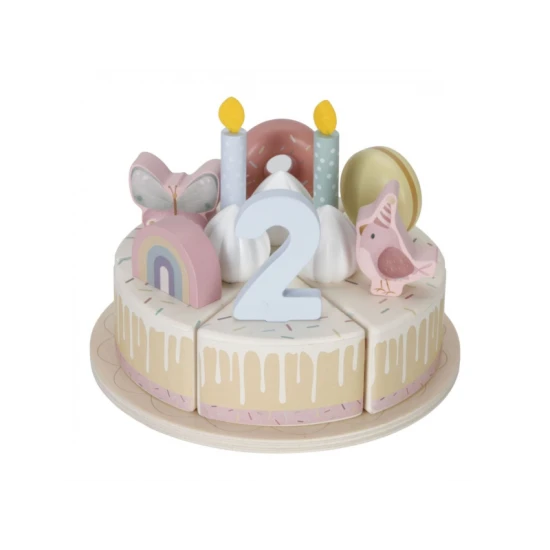 Eine Geburtstagstorte darf bei keiner Feier fehlen.