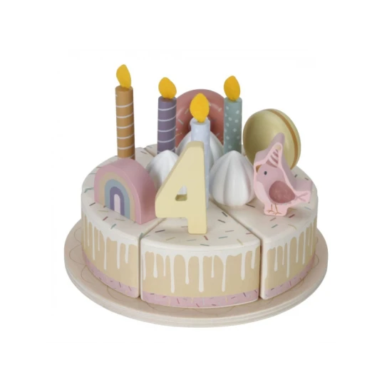 Eine Geburtstagstorte darf bei keiner Feier fehlen.