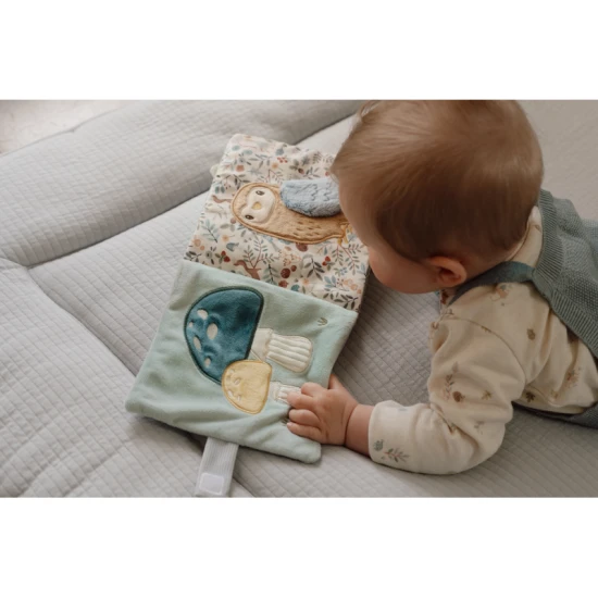 Textilbuch mit Forest Friends-Aktivitäten mit Motiven aus dem Leben im Wald