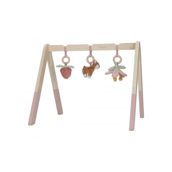 Feengarten-Holztor mit hängenden Plüschtieren