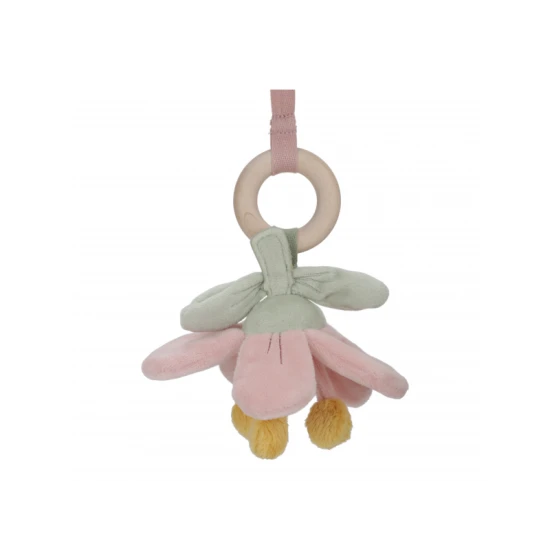 Feengarten-Holztor mit hängenden Plüschtieren