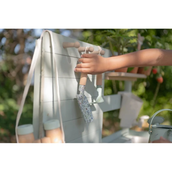 Kinder-Outdoorküche aus Holz