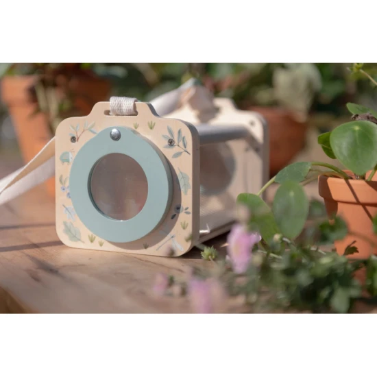 Insektenbeobachtungskasten aus Holz von Forest Friends