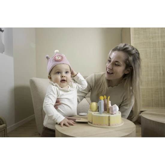 Geburtstagskrone mit austauschbaren Zahlen von 1 bis 5.