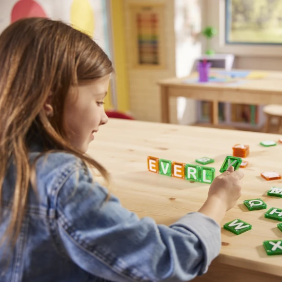Spielerisches Lernen von Mathematik mit MAGNA-Tiles