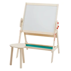 Kombination aus doppelseitiger Schultafel und Kindertisch mit Stuhl Kombination aus doppelseitiger Schultafel und Kindertisch mit Stuhl