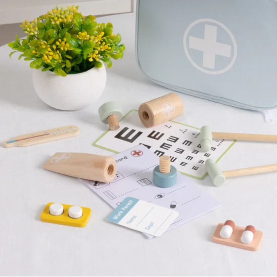 Arztkoffer aus Holz für Kinder