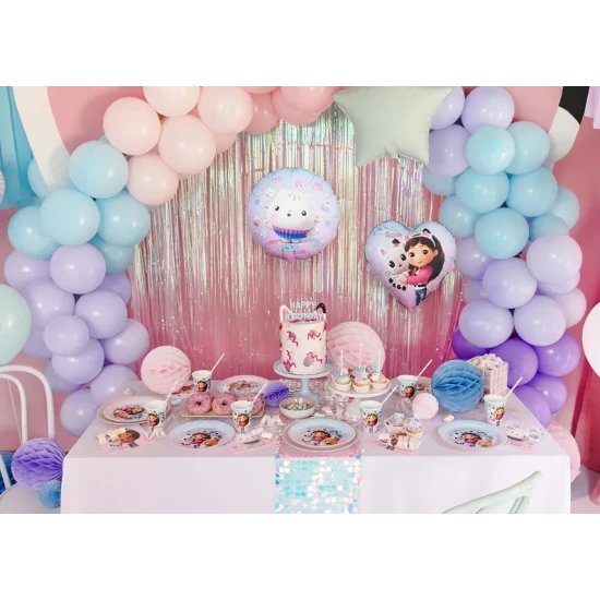 Funkelnde Geburtstagsdekorationen mit Gabby's Dollhouse