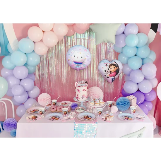 Funkelnde Geburtstagsdekorationen mit Gabby's Dollhouse