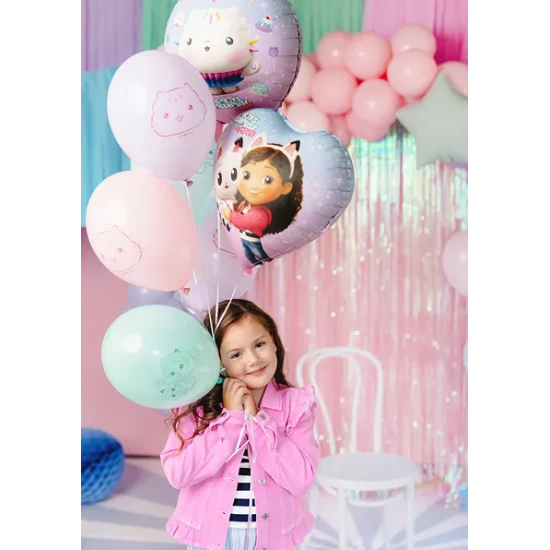 Funkelnde Geburtstagsdekorationen mit Gabby's Dollhouse