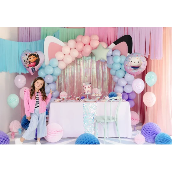 Funkelnde Geburtstagsdekorationen mit Gabby's Dollhouse