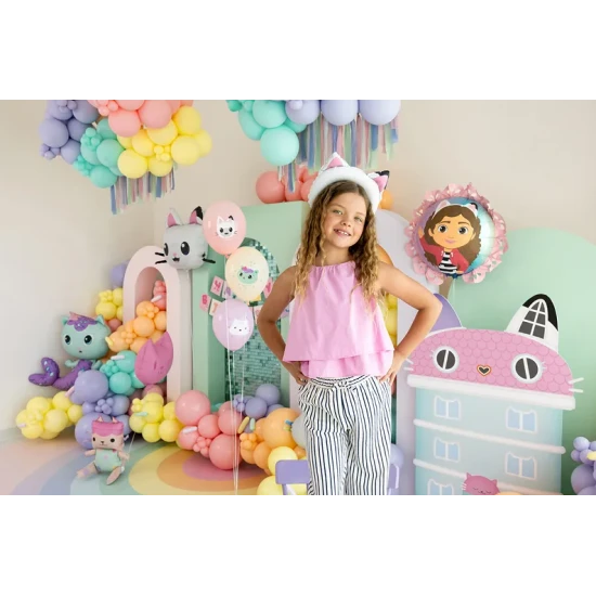 Funkelnde Geburtstagsdekorationen mit Gabby's Dollhouse