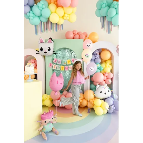 Funkelnde Geburtstagsdekorationen mit Gabby's Dollhouse