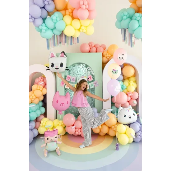 Funkelnde Geburtstagsdekorationen mit Gabby's Dollhouse