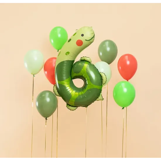Der Ballon Nummer 6 in Form einer Schildkröte darf bei keiner Feier fehlen.
