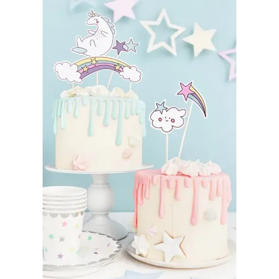 Dekorieren Sie die Geburtstagstorte mit wunderschönen Einhörnern von Party Deco.