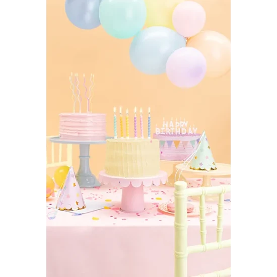 Geburtstagskerzen in Pastellfarben für das kleine Geburtstagskind.