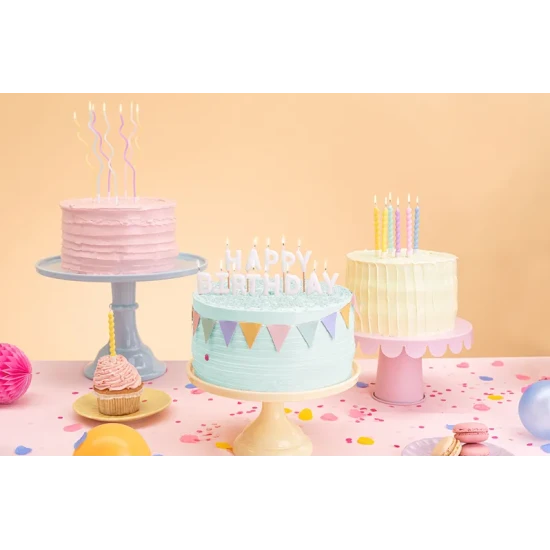 Geburtstagskerzen in Pastellfarben für das kleine Geburtstagskind.
