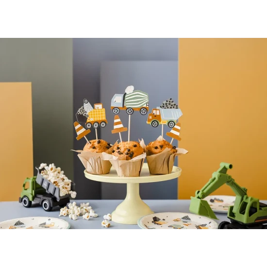 Geburtstagsteller für eine Kinderparty mit dem Motiv Baufahrzeuge.