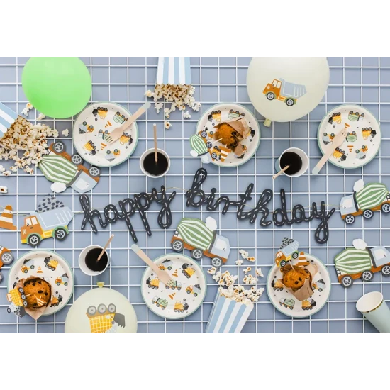 Geburtstagsteller für eine Kinderparty mit dem Motiv Baufahrzeuge.