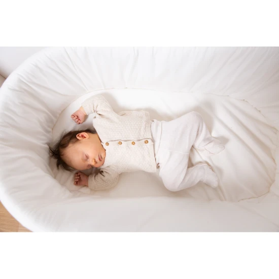 Childhome kovové nohy Jersey Ecru – Babykorb aus Rattan mit Matratze