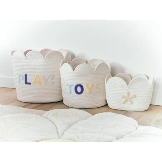 Ein schöner und funktionaler Blumenkorb für das Kinderzimmer.