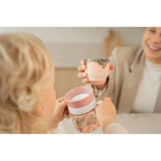 360° Fairy Garden Trainingsbecher: Wir lernen, wie aus einem Glas zu trinken, ohne zu kleckern!
