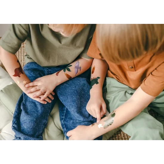 Temporäre Dinosaurier-Tattoos für kleine Abenteurer.